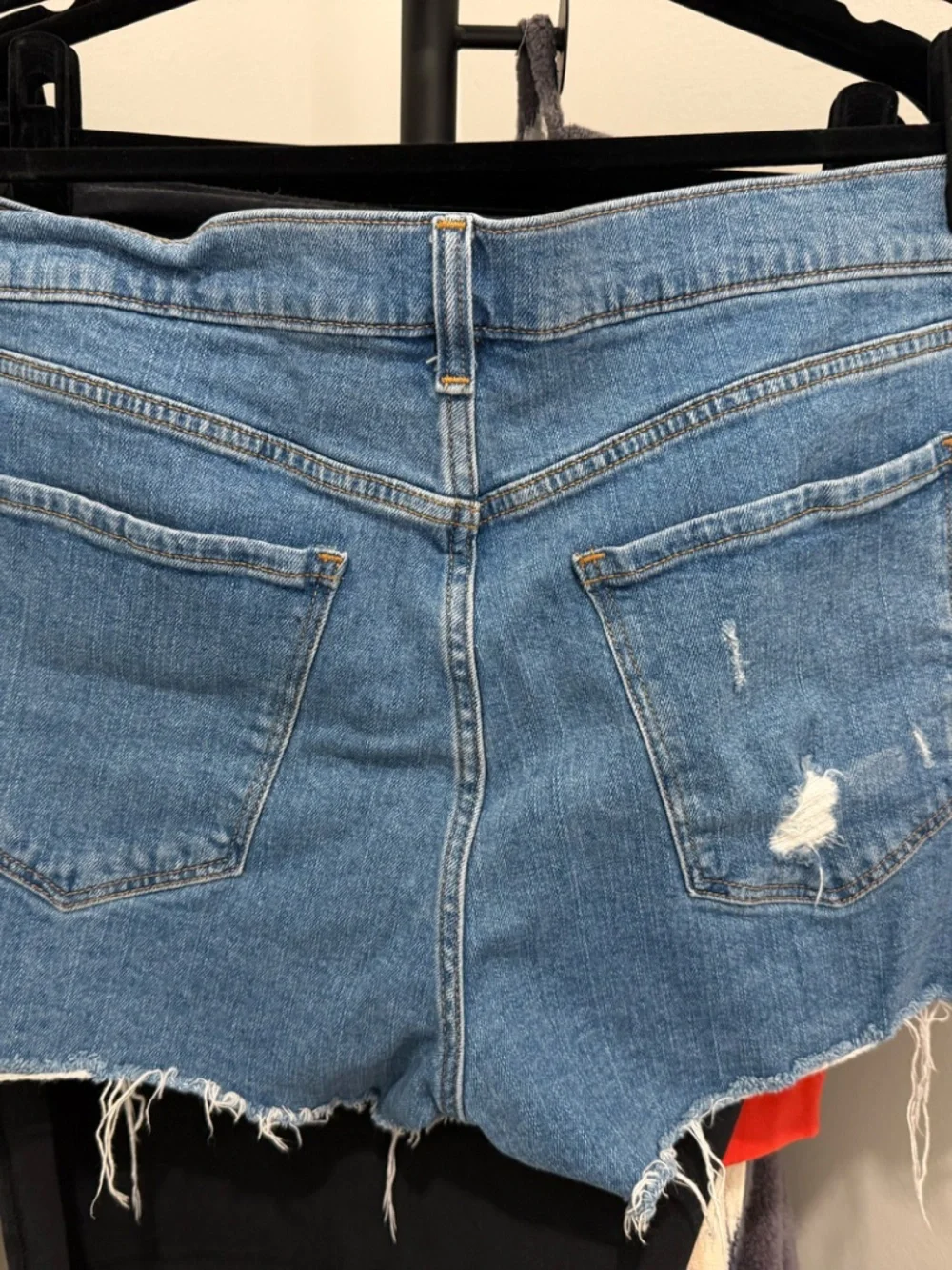 Old Navy Boyfriend Mid-Rise Distressed Denim Shorts | Size 14